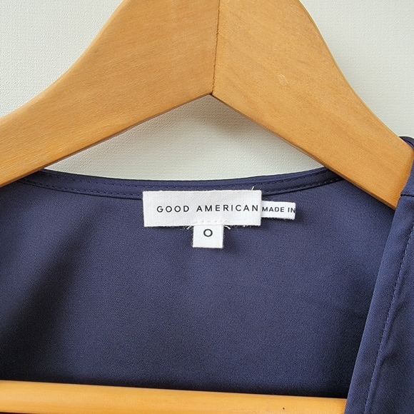 Good American Long Sleeve Stretch Satin Faux Wrap Top Womens XS Navy Blue French - Picture 7 of 16
